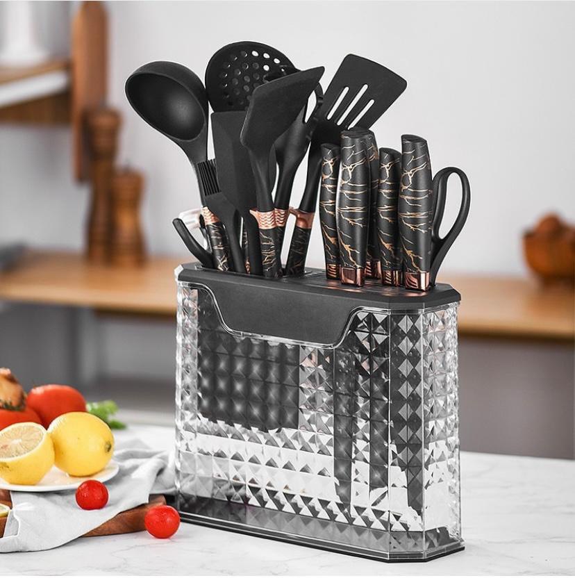 Nonstick silicone kitchenware with knife set