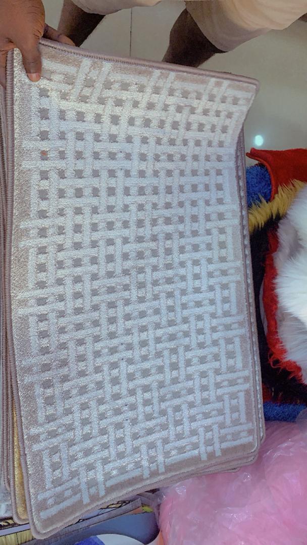 Foot mat (RUG MATERIAL)