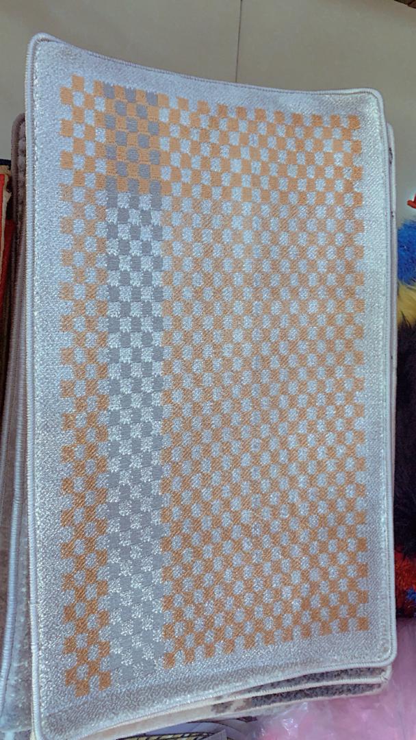 Foot mat (RUG MATERIAL)