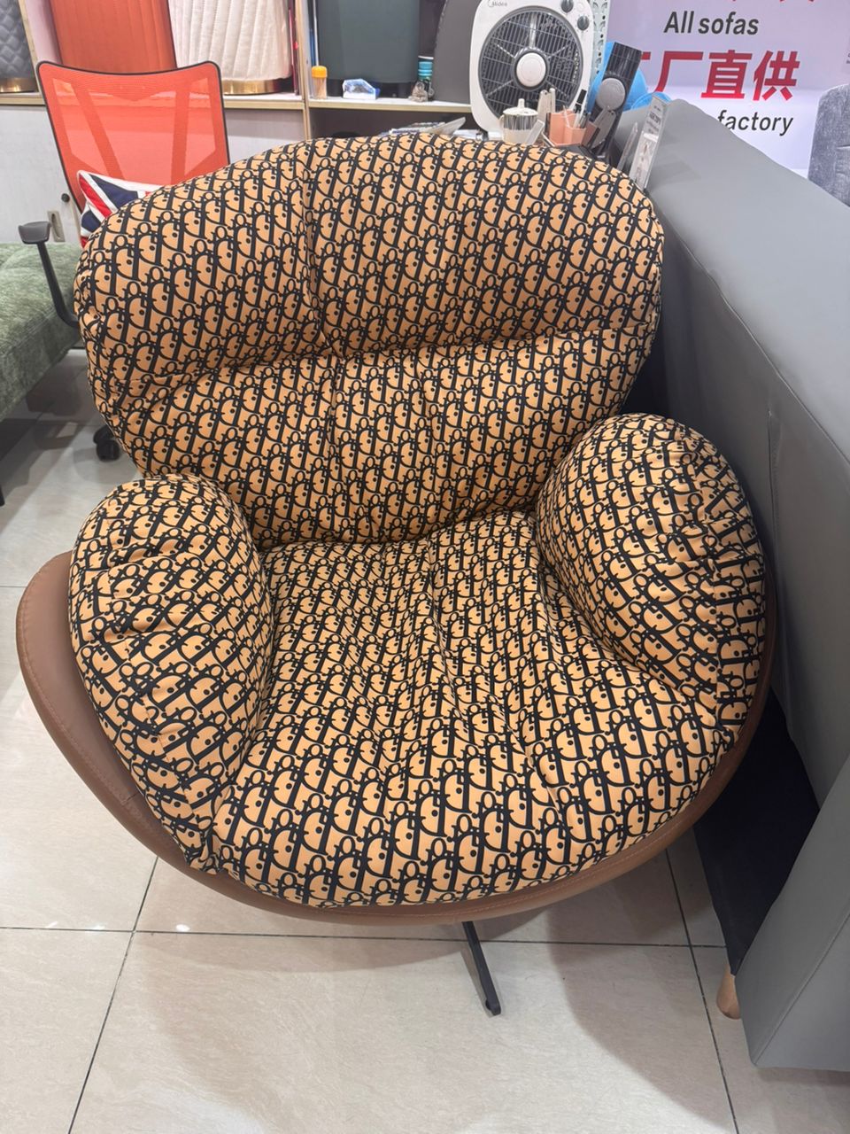 Egg shell soda chair (50% Down Payment)