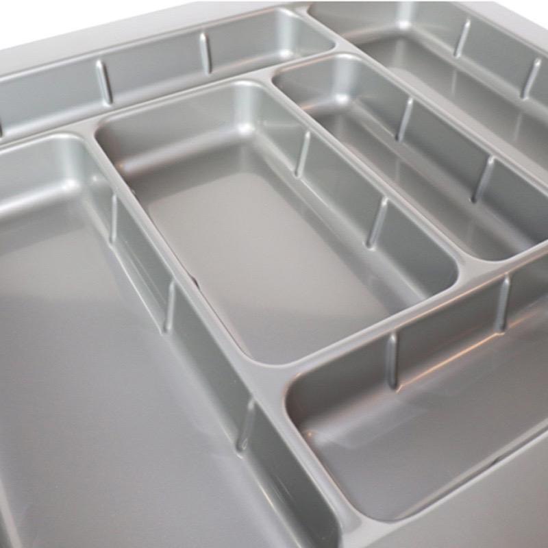 Drawer cutlery tray